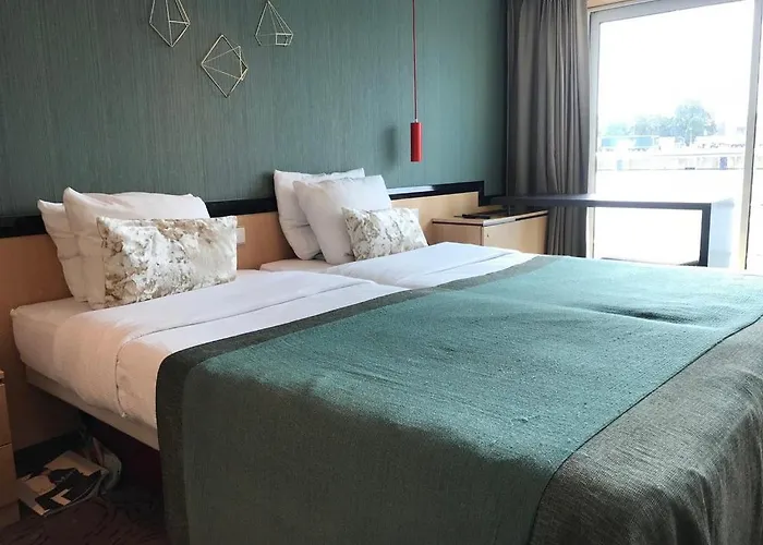 Select Ms Serenade 1 - Hotel