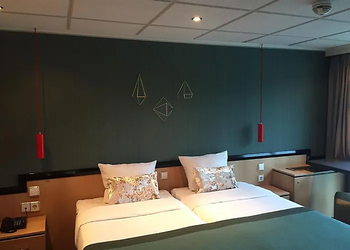 Select Ms Serenade 1 - 5*