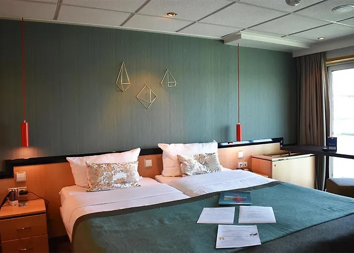 Select Ms Serenade 1 - Hotel 5*