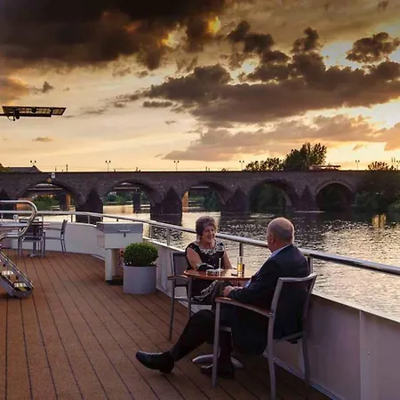 Select Ms Serenade 1 - 酒店